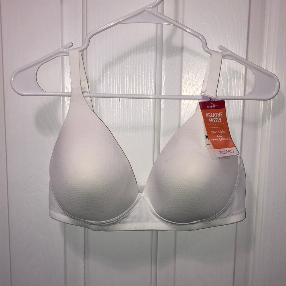 Warner’s 36D Wire Free Breathe Freely White Bra